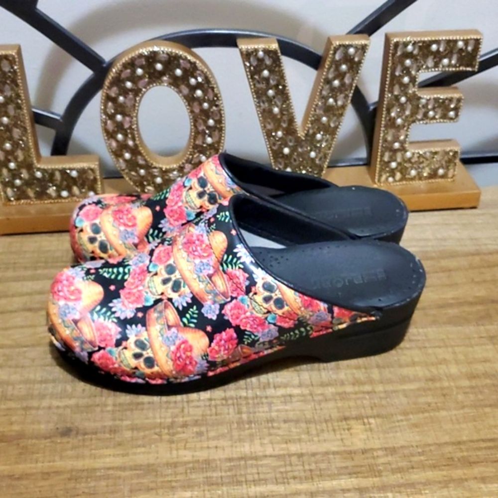 BJORK Swedish Vera Sugar Skull Patent Limited Clog Sz 38 /7.5 Comfort Slip-On - Picture 5 of 12